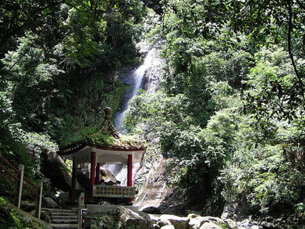 Wufengchi-Waterfall-01