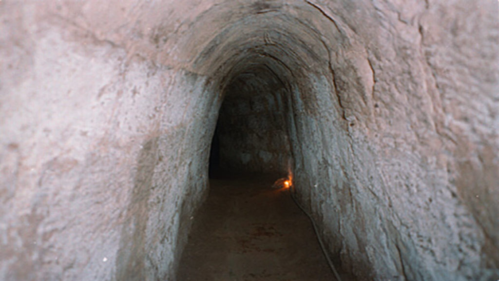 Vietnam-Cu-Chi-Tunnels
